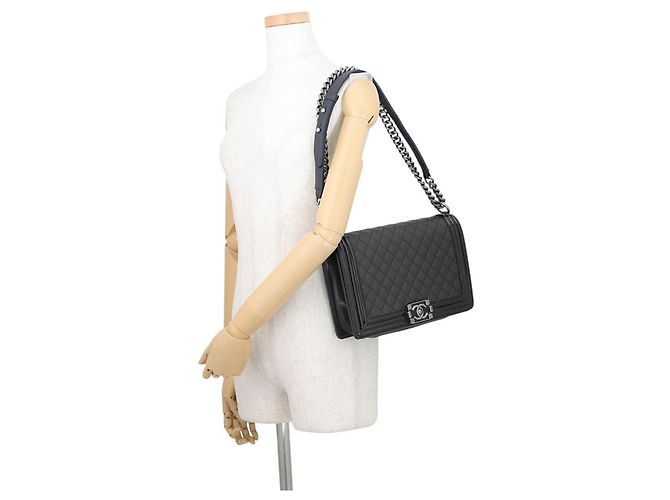 Borsa a tracolla Chanel Matelassé Black Chain - vista 4