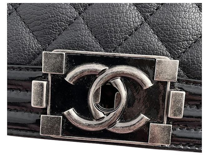 Borsa a tracolla Chanel Matelassé Black Chain - vista 9