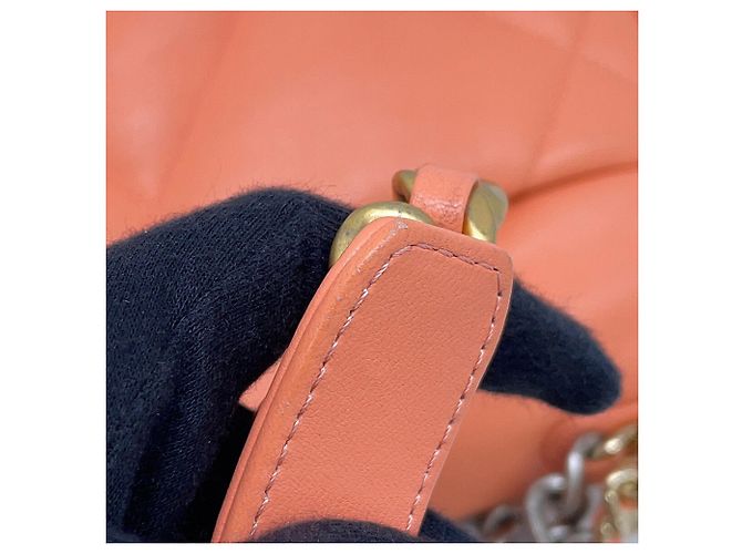 Borsa a tracolla Chanel Matelasse con catena in rosa salmone - vista 17