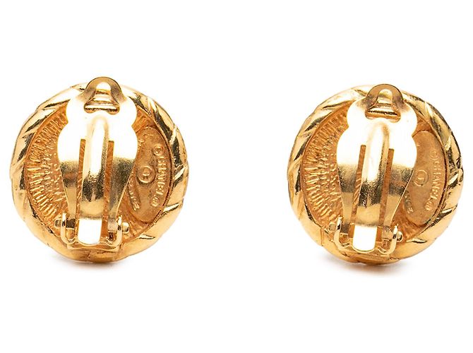 Orecchini a clip rotondi Chanel CC placcati oro - vista 2