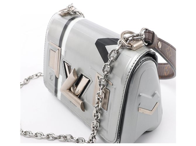 Borsa a tracolla Louis Vuitton Twist PM Spaces Collection in Argento - vista 3