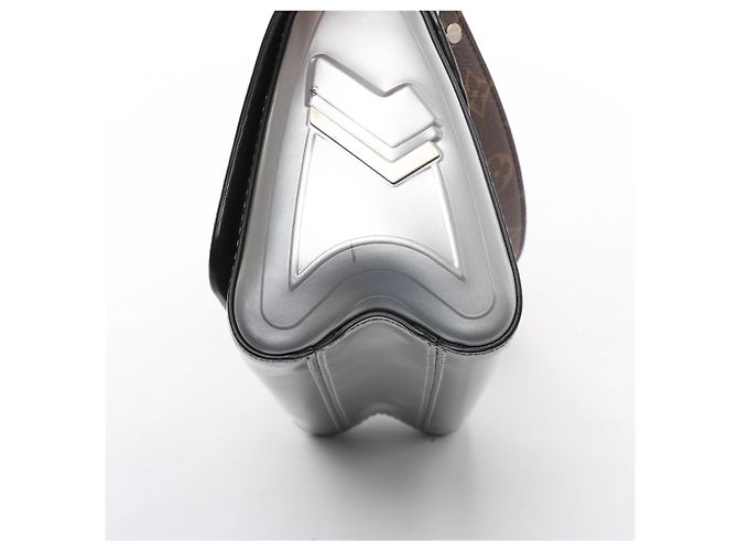Borsa a tracolla Louis Vuitton Twist PM Spaces Collection in Argento - vista 8