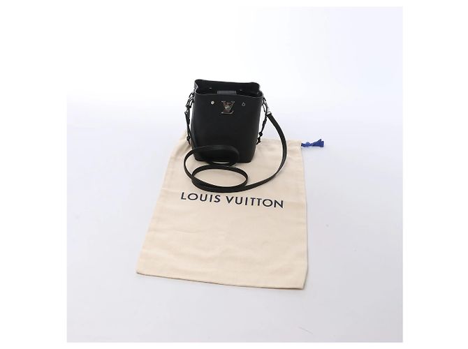 Borsa a tracolla Louis Vuitton LockMe in Nero - vista 10
