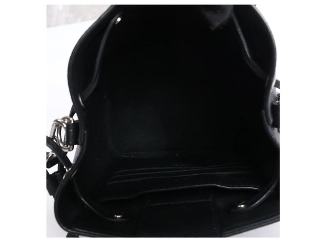 Borsa a tracolla Louis Vuitton LockMe in Nero - vista 6