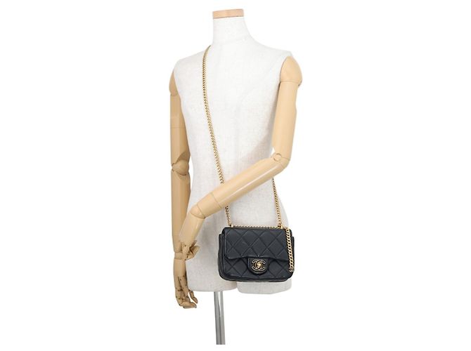 Borsa a tracolla con catena Chanel in pelle d'agnello nera - vista 5