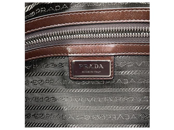 Borsa a tracolla Prada in pelle marrone scuro - vista 10