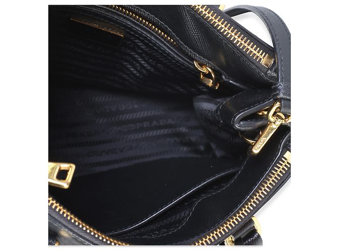 Prada Mini Galleria Double Zip Tote in Saffiano Nero - vista 5
