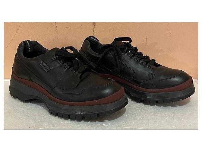 Scarpe Prada in Pelle Nera - vista 3