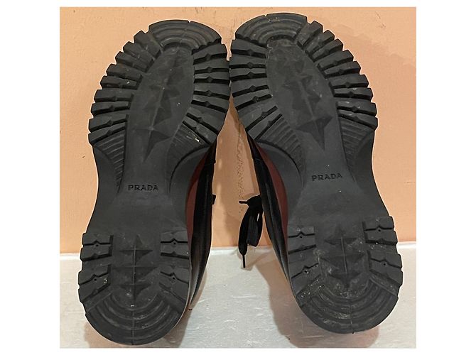 Scarpe Prada in Pelle Nera - vista 9