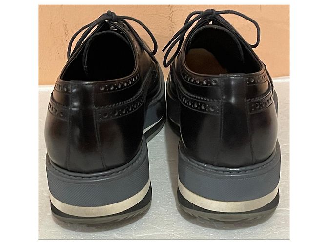 Scarpe stringate Prada in pelle nera - vista 5