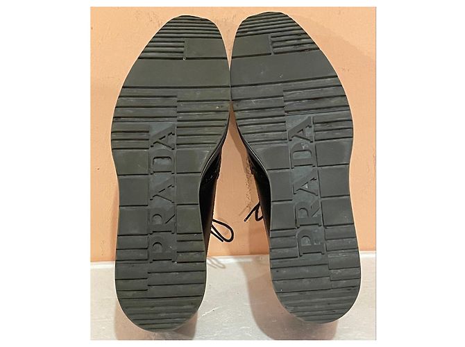 Scarpe stringate Prada in pelle nera - vista 8