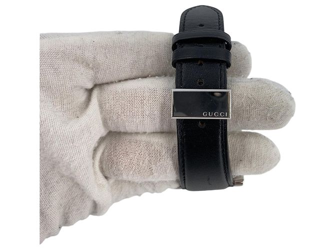 Gucci Reloj Quartz G Timeless 138.4 de acero, esfera rectangular negra y correa de cuero - vista 2