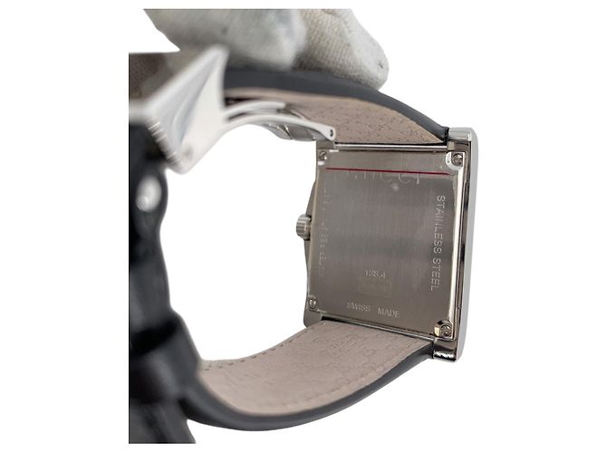 Gucci Reloj Quartz G Timeless 138.4 de acero, esfera rectangular negra y correa de cuero - vista 3