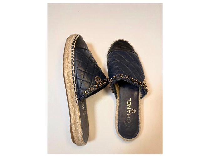 Mules espadrillas in pelle matelassé Chanel - vista 2