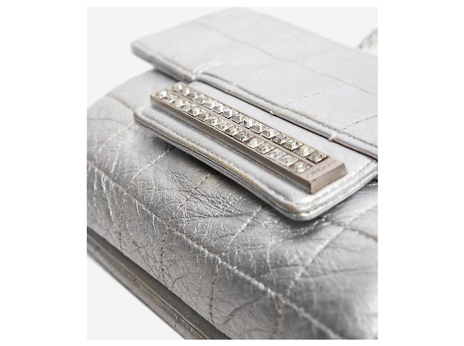 Chanel Bolsa de aba quadrada acolchoada em couro metalizado Silver 2000 - vista 3