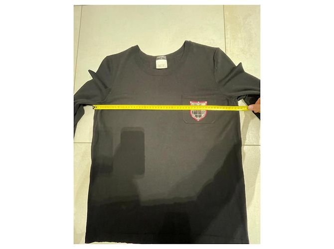 Chanel Langarm-Top aus schwarzer Wolle mit Wappen-Patch - Ansicht 4
