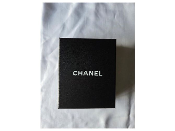 Pulseira Chanel Preta com Estrelas e Cristais - vista 12