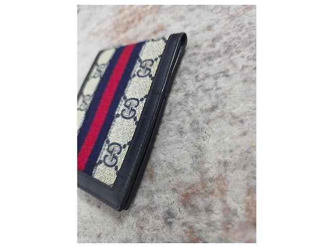 Magnífica Cartera Gucci GG Supreme Web - vista 3