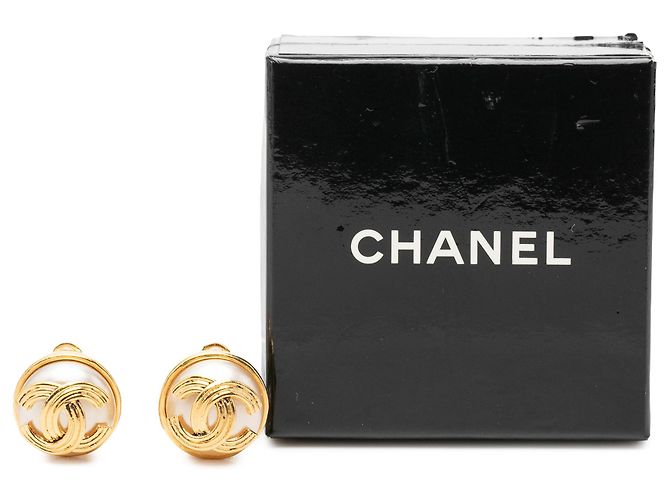 Orecchini a clip rotondi Chanel Gold CC placcati oro con perle finte - vista 4