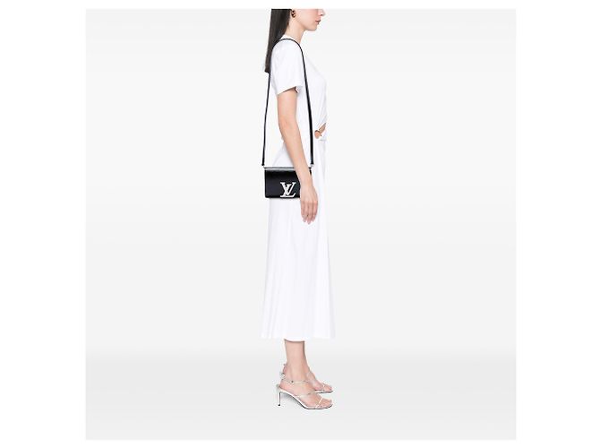 Louis Vuitton Black Electric Epi Louise PM - vista 6