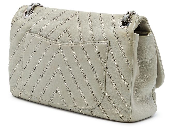 Chanel Silver Medium Chevron Calfskin Stud Wars Flap - vista 2