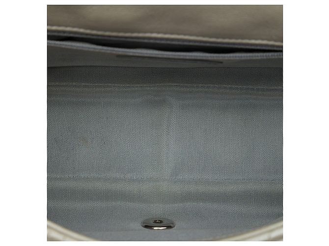 Chanel Silver Medium Chevron Calfskin Stud Wars Flap - vista 4