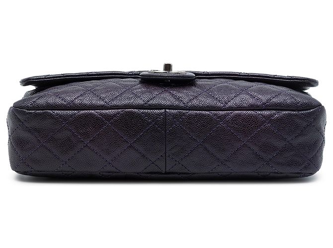 Chanel Purple Jumbo Quilted Iridescent Caviar Easy Flap - vista 3