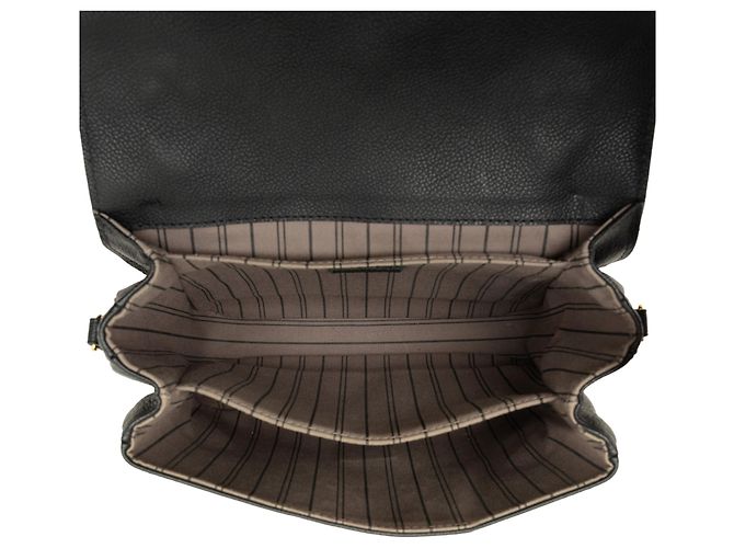 Louis Vuitton Black Monogram Empreinte Pochette Metis - vista 4