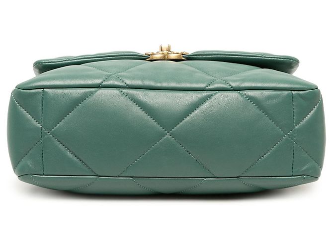 Chanel 19 Flap Large in pelle d'agnello verde - vista 3