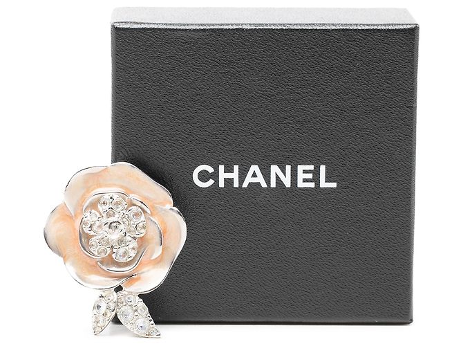 Chanel Silver CC Brosche aus emailliertem Messing Strass Camélia - Ansicht 4
