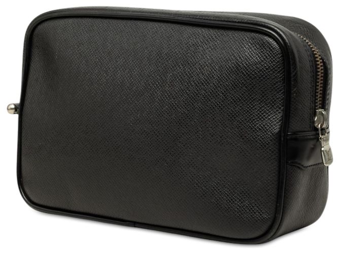 Louis Vuitton Black Taiga Pochette Kaluga - vista 2