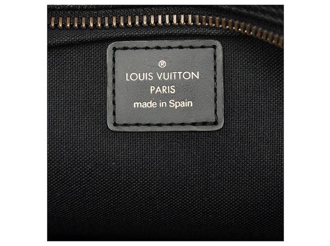 Louis Vuitton Black Taiga Pochette Kaluga - vista 5