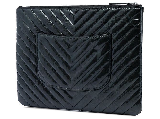 Chanel Black Medium Chevron Crinkled Patent O Case Clutch - vista 2