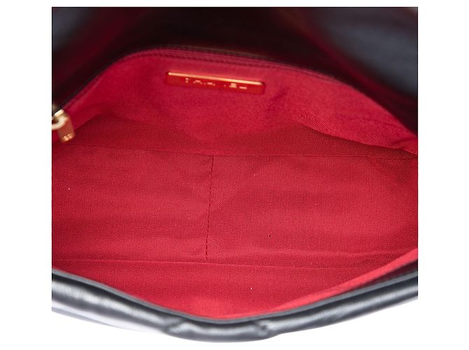 Chanel 19 Flap Medium in Lambskin Nero - vista 4