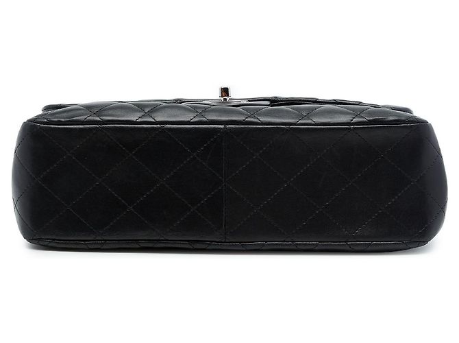 Chanel Black Jumbo Classic Lambskin Single Flap - vista 3