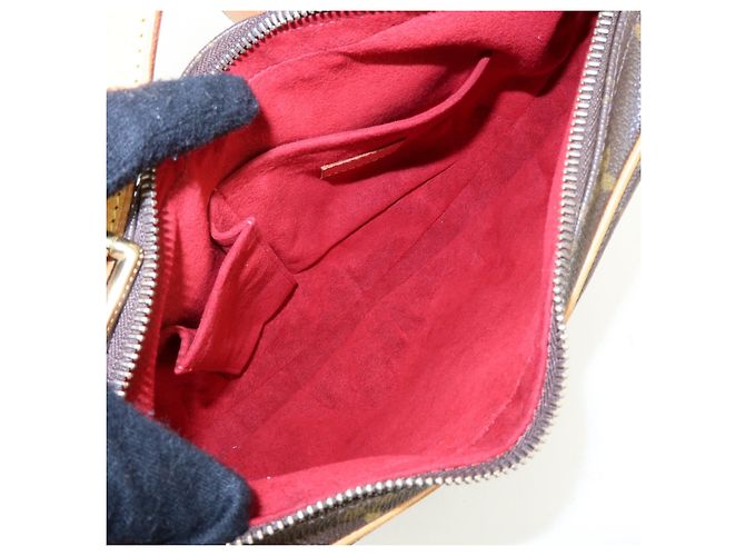 Louis Vuitton Croissant Monogram Canvas MM - vista 5
