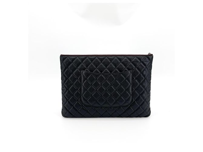 Clutch Chanel O Case Quilted Caviar Large - vista 2
