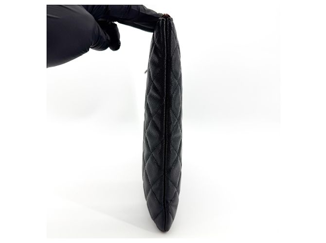 Clutch Chanel O Case Quilted Caviar Large - vista 4