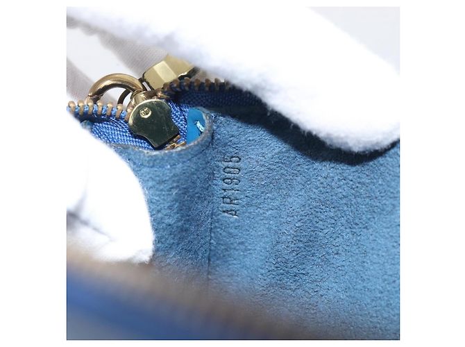 Louis Vuitton Pochette Accessoires Epi Leather MM - view 7