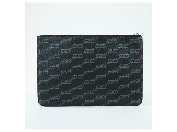 Balenciaga Signature Pouch Monogram PVC Leather Medium - vista 2