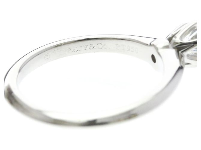 Tiffany & Co. Tiffany Setting Solitär Platin mit RBC Diamant G/VVS2 - Ansicht 6