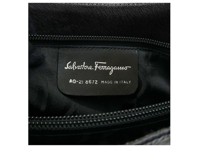 Salvatore Ferragamo Gancio Flap Hobo Leather Medium - vista 6
