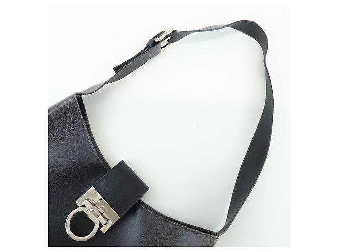 Salvatore Ferragamo Gancio Flap Hobo Leather Medium - vista 7