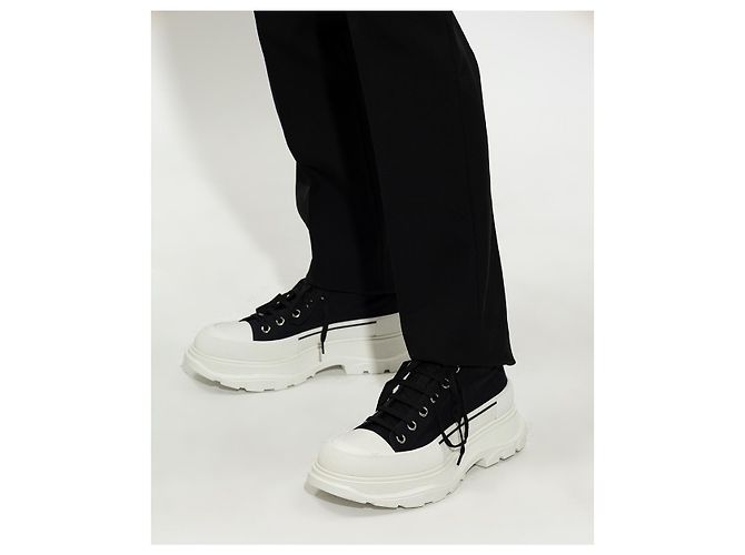 Alexander Mcqueen Sneakers alte con logo - vista 2