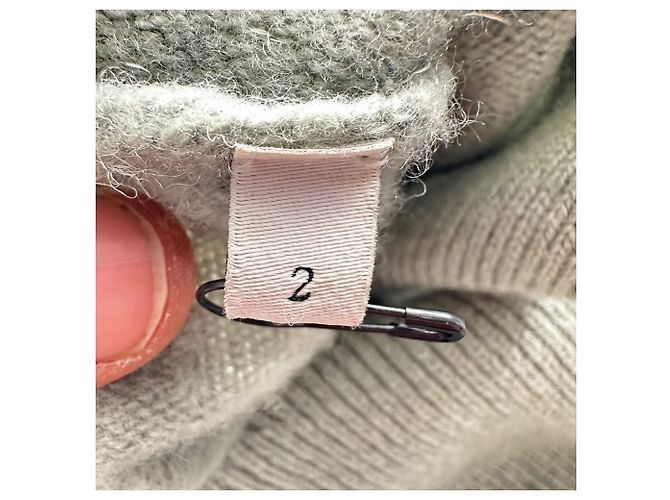 Sandro Happy Cropped Cardigan aus Wolle in Olive - Ansicht 10