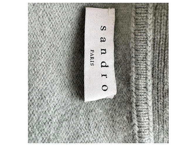 Sandro Happy Cropped Cardigan aus Wolle in Olive - Ansicht 7