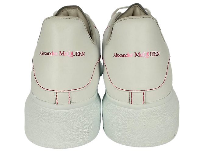 Sneakers Oversized Alexander Mcqueen in pelle bianca - vista 16