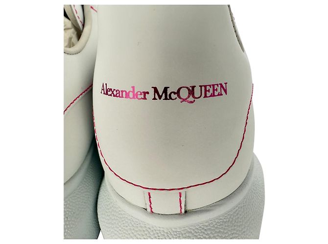 Sneakers Oversized Alexander Mcqueen in pelle bianca - vista 17
