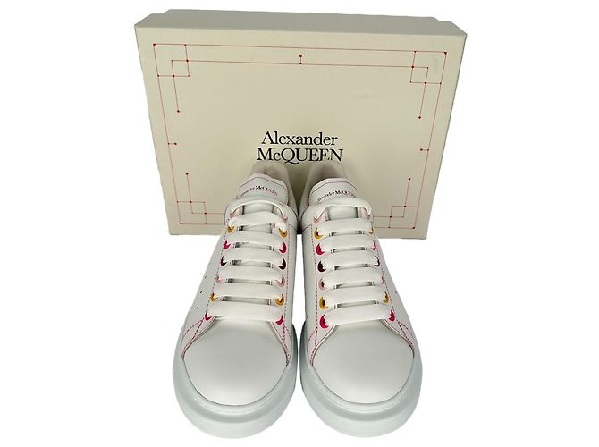 Sneakers Oversized Alexander Mcqueen in pelle bianca - vista 6