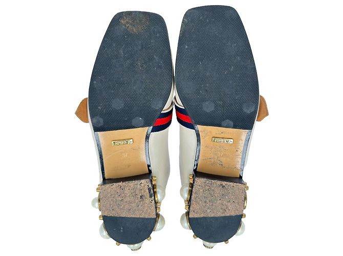 Mocassini Gucci Peyton con perle sintetiche in pelle bianca - vista 11